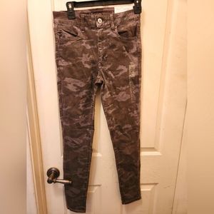 NWT AMERICAN EAGLE NE(X)T LEVEL STRETCH GREY CAMO HI-RISE JEGGINGS SIZE REG 6
